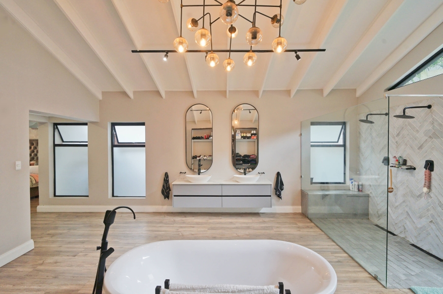 4 Bedroom Property for Sale in Beacon Bay Eastern Cape